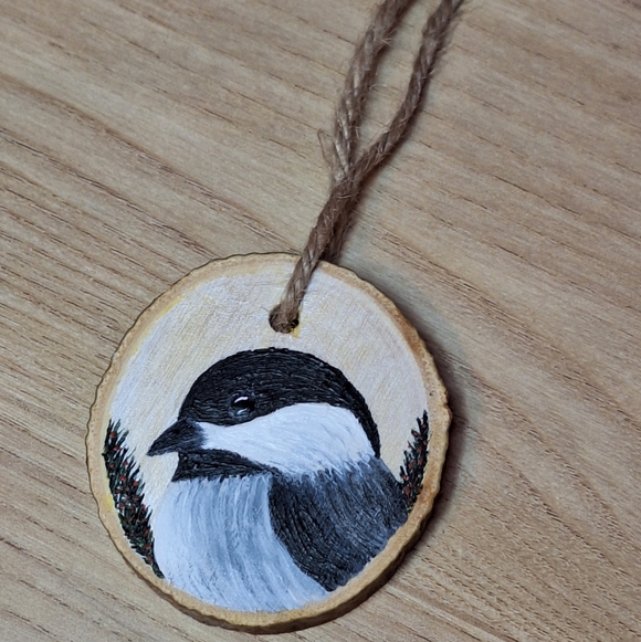 "Black-capped Chickadee" Hand-painted Wall Hanging/Ornament (NWOT) - Picture 3 of 10
